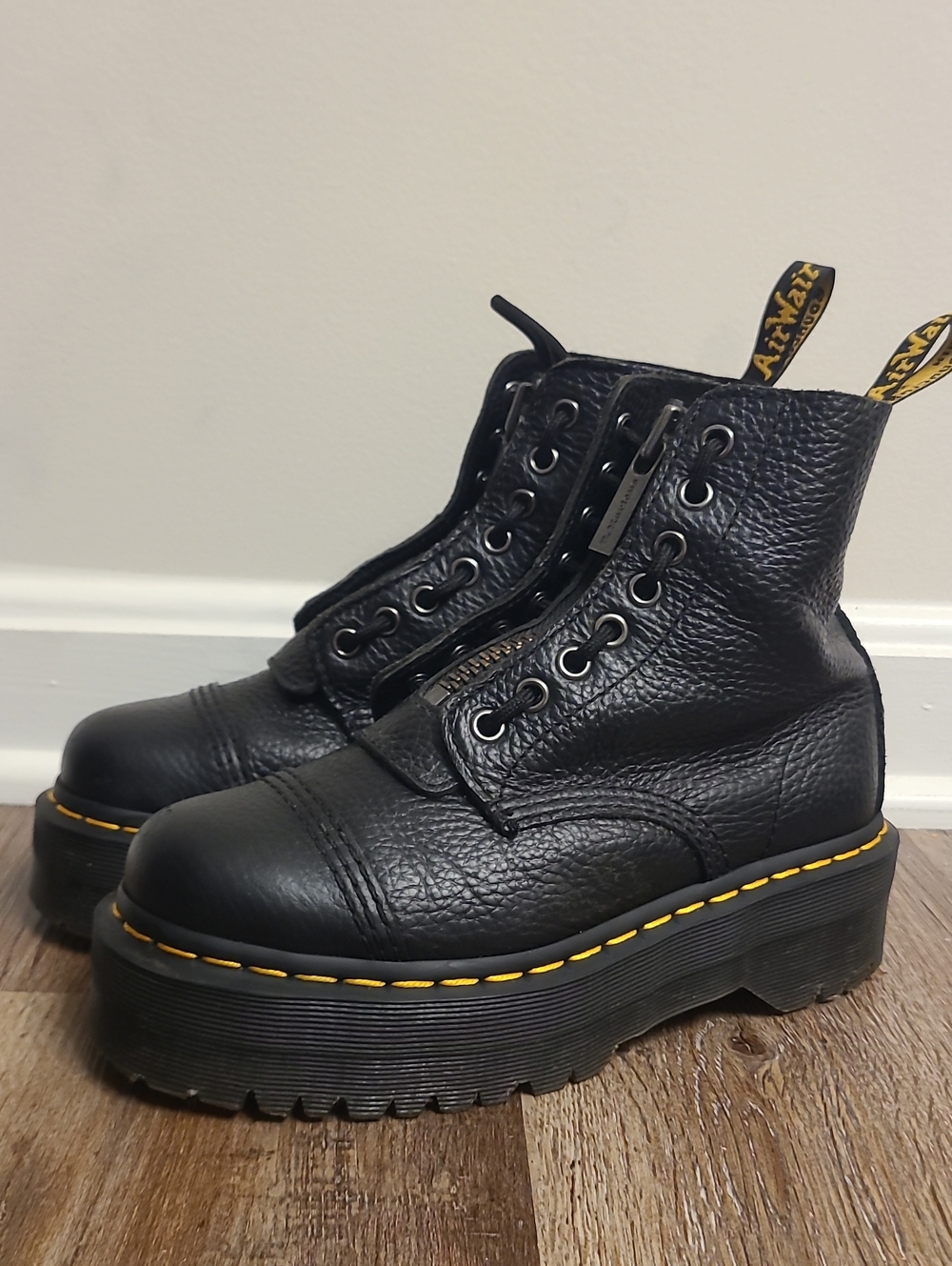 Dr Martens Sinclair Milled Nappa Platfrom Boots